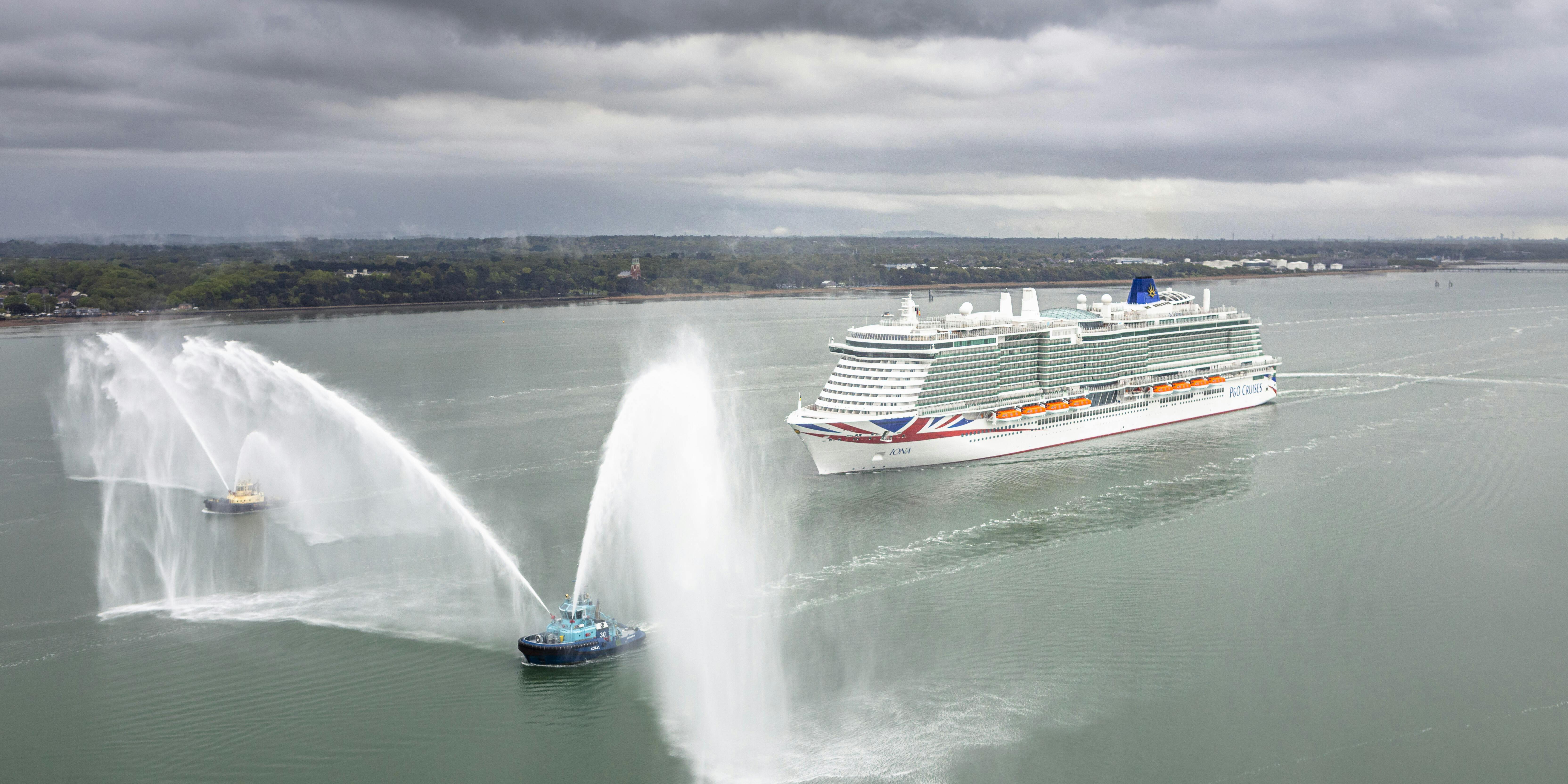 Big week for English cruising: 3 ships come sailing in