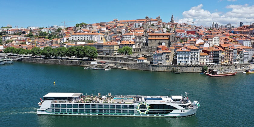 MS Andorinha on the Douro, Portugal
