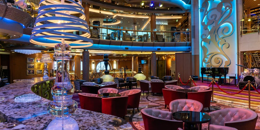 R  Bar on Serenade of the Seas (Photo: Aaron Saunders/Cruise Critic)
