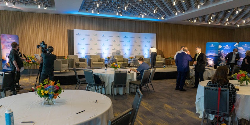 Norwegian Cruise Line's Great Cruise Comeback event was held at Seattle's Pier 66 terminal on August 6, 2021. (Photo: Aaron Saunders)