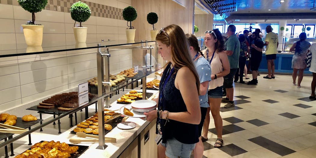 Self-serve buffet on Carnival Mardi Gras (Photo/Chris Gray Faust)