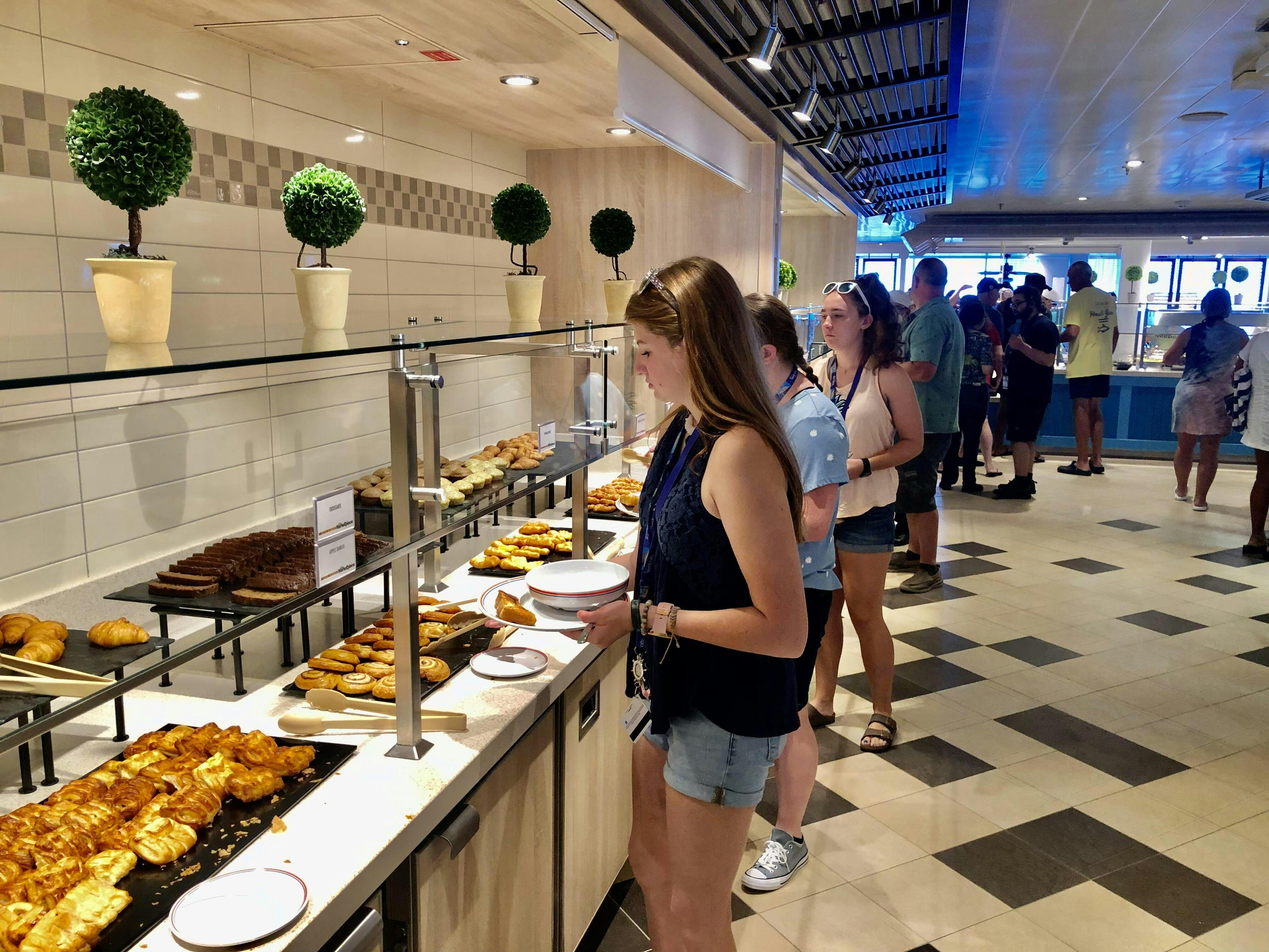 8 Things Not To Eat At The Cruise Ship Buffet