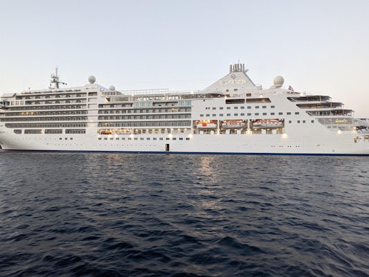 Silver Moon Cruise - Ship Review - Photos & Departure Ports on Cruise