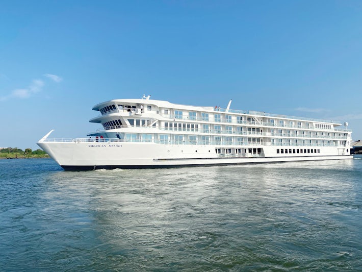 American Cruise Line's new American Melody riverboat sails the Mississippi. (Photo: American Cruise Lines)