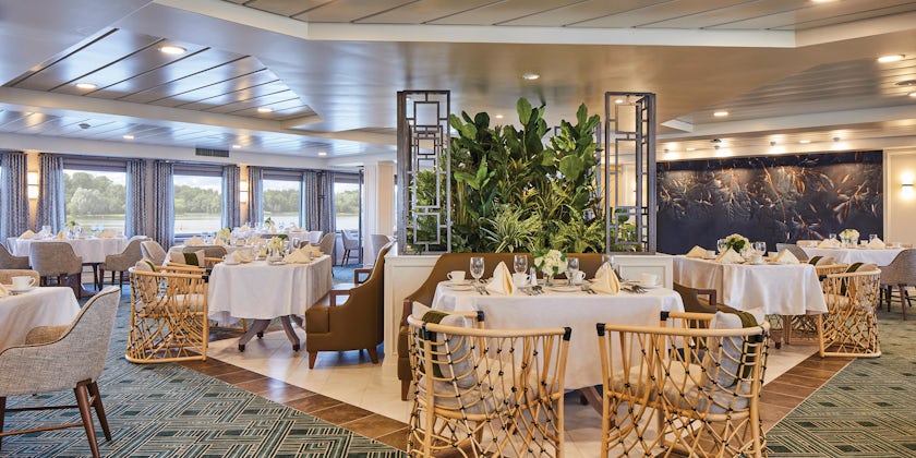 The dining room aboard American Melody (Photo: American Cruise Lines)