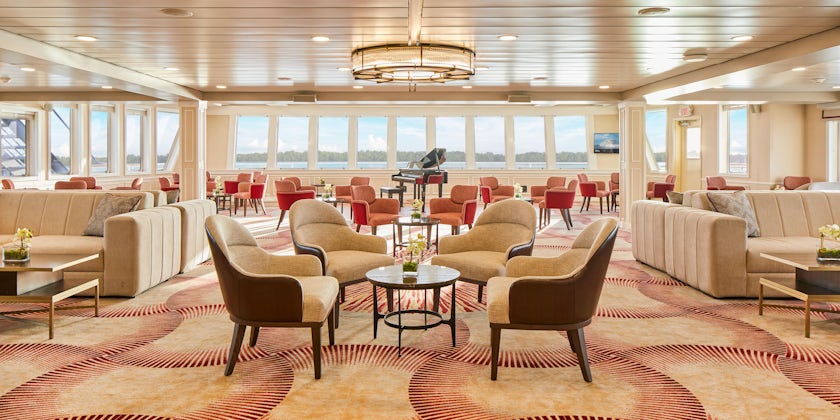 The River Lounge aboard American Melody. (Photo: American Cruise Lines)