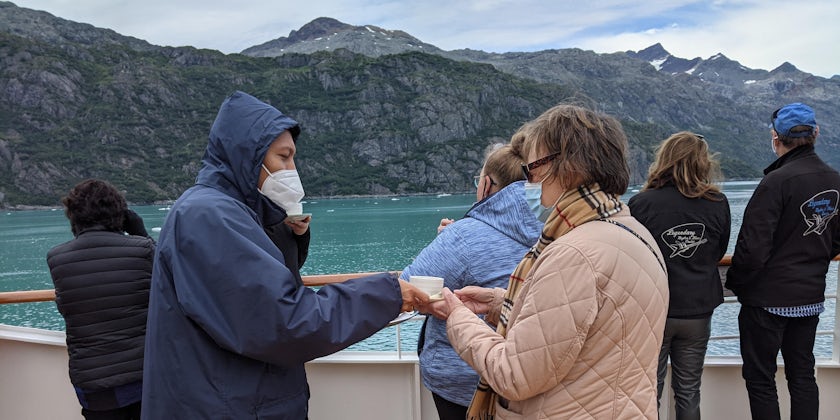 Passengers aboard Nieuw Amsterdam enjoy Dutch split pea soup in Glacier Bay National Park. (Photo: Cynthia Drake)