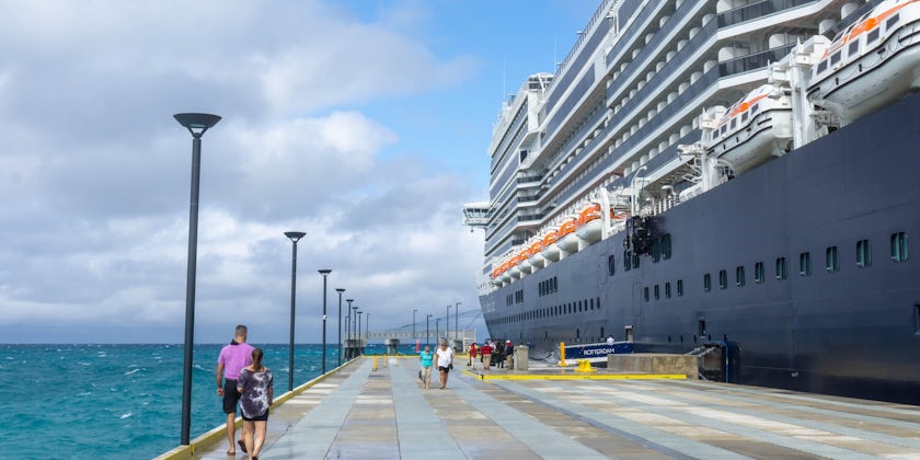 Holland America's Rotterdam alongside in Bimini, Bahamas (Photo: Aaron Saunders)