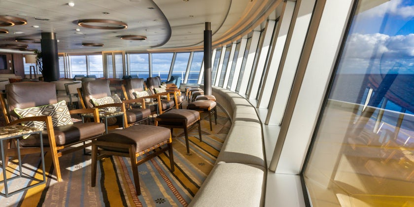 The Crow's Nest on Deck 12 forward offers sweeping views of the sea aboard Rotterdam (Photo: Aaron Saunders)