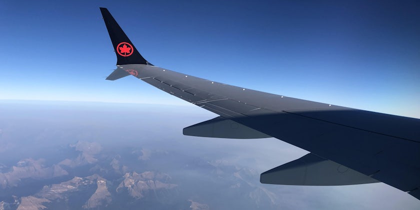 An Air Canada flight travels to the United States (Photo: Aaron Saunders)