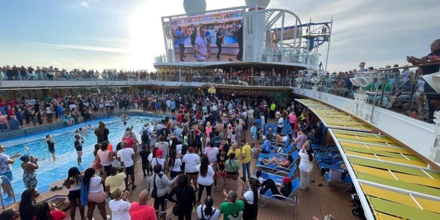 What's it Like to Cruise During COVID-19 Omicron Surge? Cruise Critic Members Tell Us 