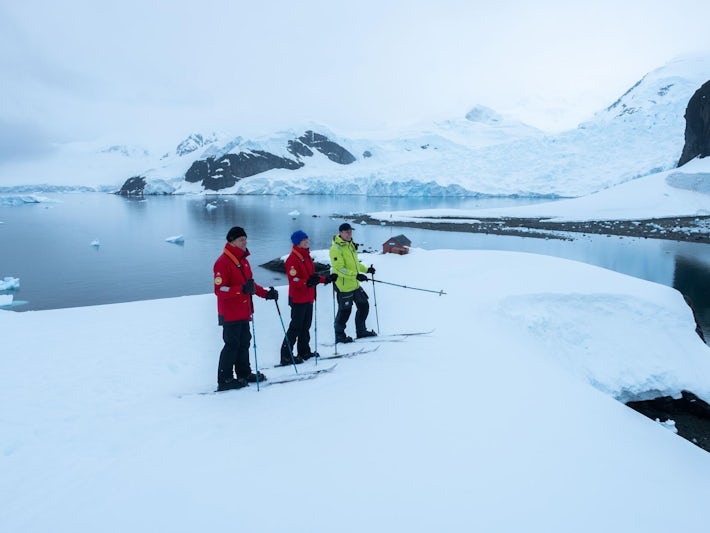 Viking Octantis in Antarctica (Photo/Viking Expeditions) 