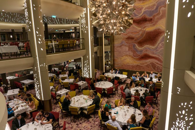 The main dining room aboard Wonder of the Seas (Photo: Aaron Saunders)