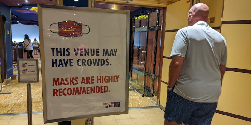 Passengers on Carnival Breeze after mask requirement lifted (Photo/Cynthia Drake)