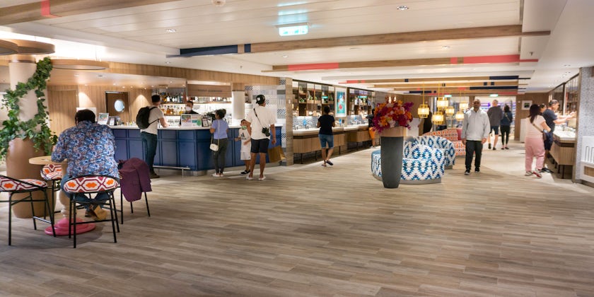 The entrance to the Windjammer Buffet aboard Wonder of the Seas (Photo: Aaron Saunders)