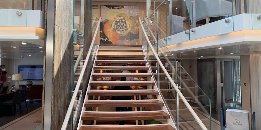 Atrium staircase aboard Viking Radgrid (Photo: Ramsey Qubein)