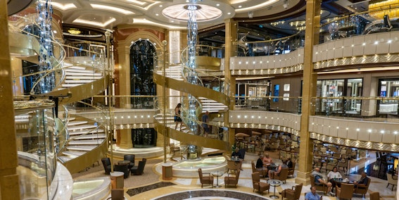 The Piazza Atrium aboard Discovery Princess (Photo: Aaron Saunders)
