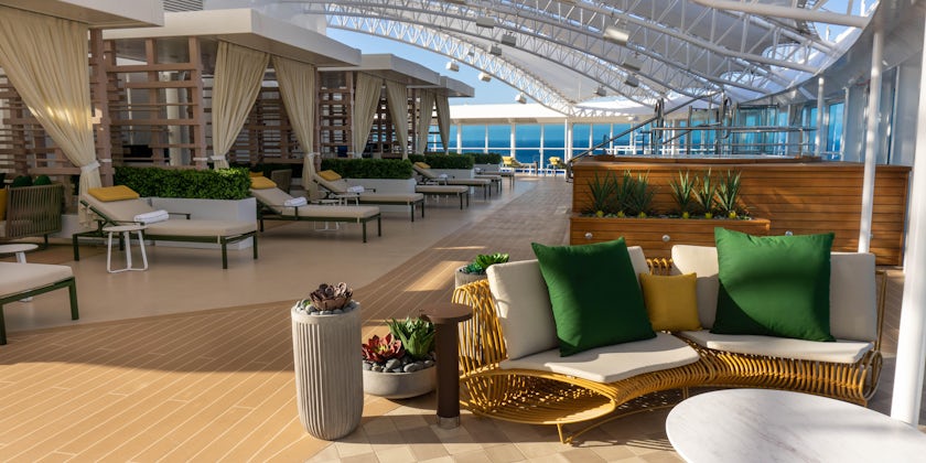 The Sanctuary aboard Discovery Princess, facing port. (Photo: Aaron Saunders)