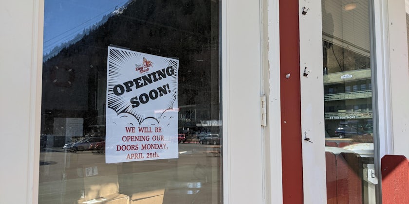 Coming  Soon sign at  Tracy's  King  Crab  Shack in  Juneau,  Alaska (Photo: Katherine Alex Beaven)