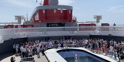 Crew assemble on Valiant Lady (Photo: Adam Coulter)