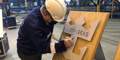 Icon of the Seas construction (Photo/Royal Caribbean) 