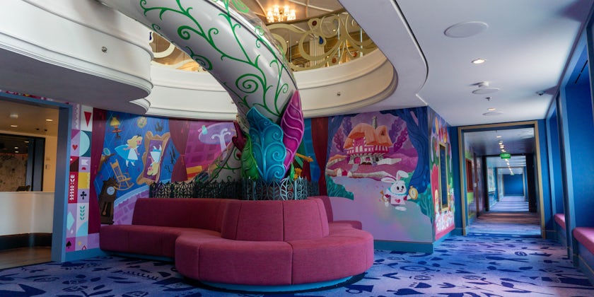 Kids can even slide down to the Disney Oceaneer Club on Deck 2 on Disney Wish (Photo: Aaron Saunders)