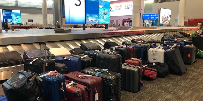 Luggage abandoned at Toronto Pearson airport (Photo: Aaron Saunders)