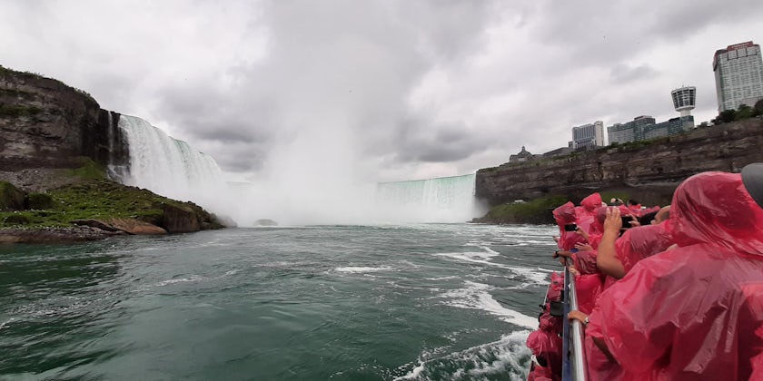 Visit to Niagara Falls on AQV's Ocean Voyager (Photo/Jeannine Williamson)