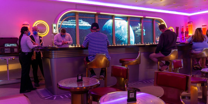The Star Wars Hyperspace Lounge aboard Disney Wish (Photo: Aaron Saunders)