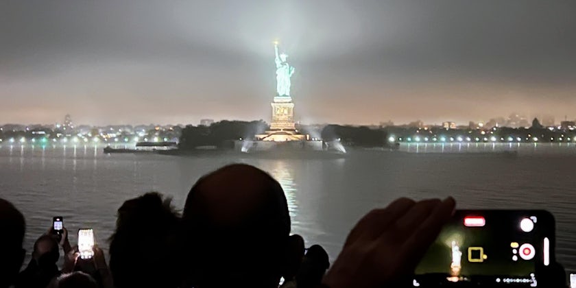 HAL Rotterdam passes the Statue of Liberty (Photo: Harriet Baskas)