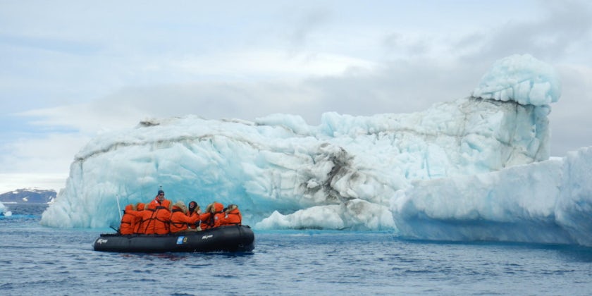 Zodiac excursion in Antarctica with Lindblad's National Geographic Endurance (Photo/Ming Tappin)