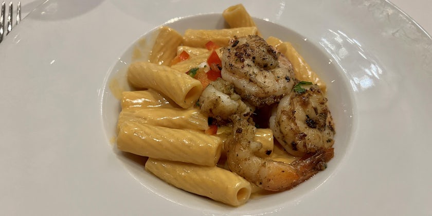 Shrimp pasta from Fins on Margaritaville at Sea Paradise (Photo/Chris Gray Faust)
