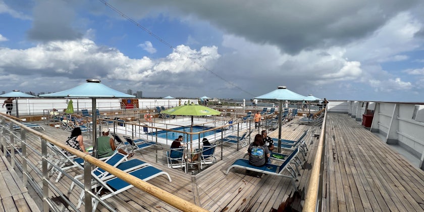 Adult pool on  Margaritaville at  Sea  Paradise (Photo/Chris Gray Faust)