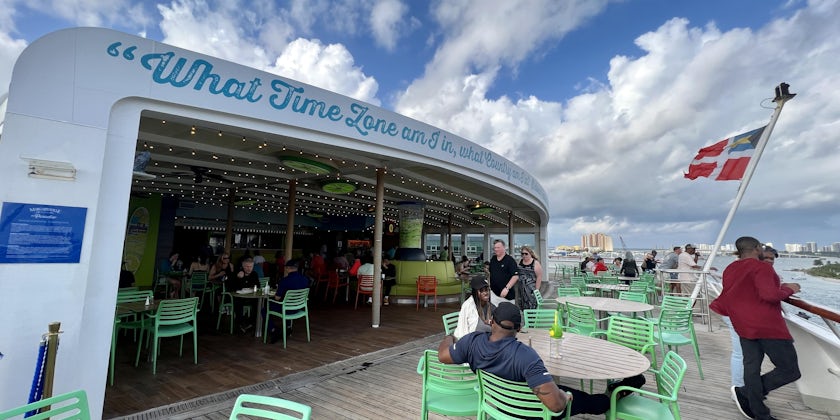 Five Oclock Somewhere Bar on Margaritaville at Sea Paradise (Photo/Chris Gray Faust)