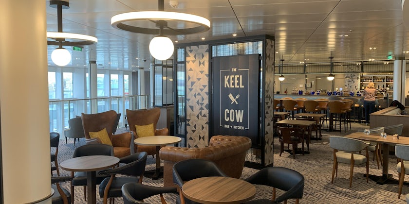 The Keel & Cow restaurant on P&O Cruises Arvia (Photo: Adam Coulter)