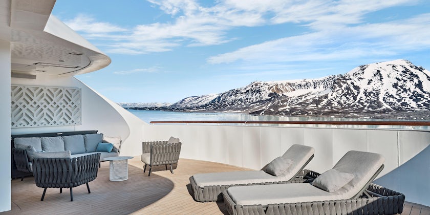 Silver Endeavour Owner Suite Balcony (Image: Silversea)