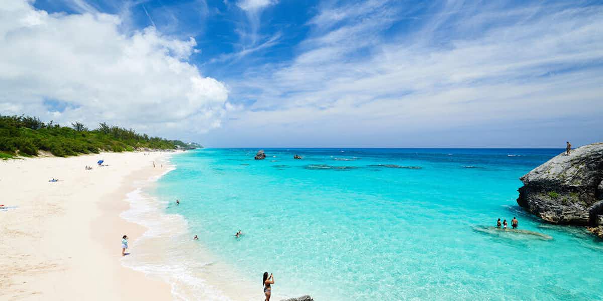 The Best Bermuda Beaches for Every Type of Beachgoer