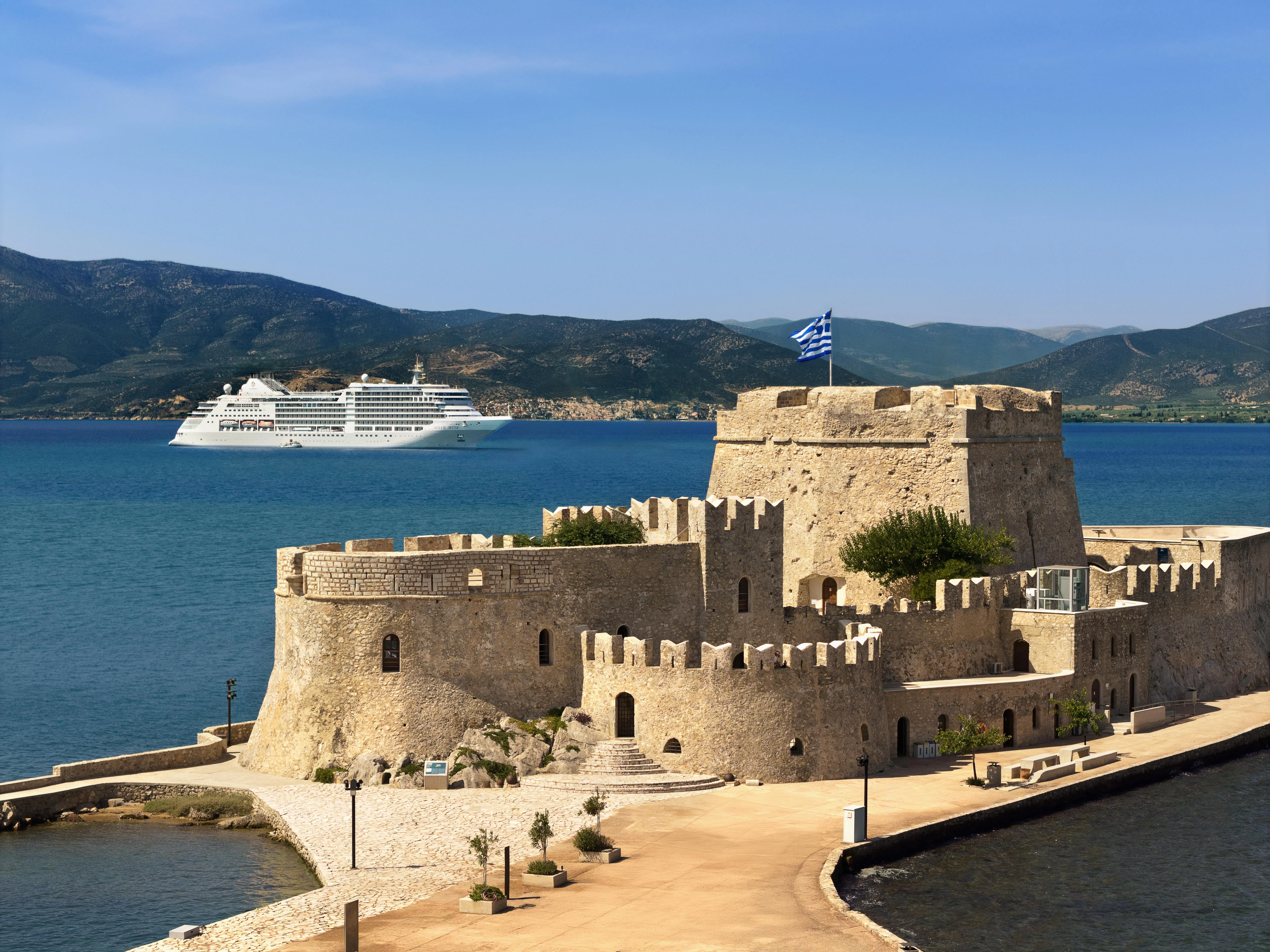 best-cruises-from-brisbane-to-hobart-2026-2028