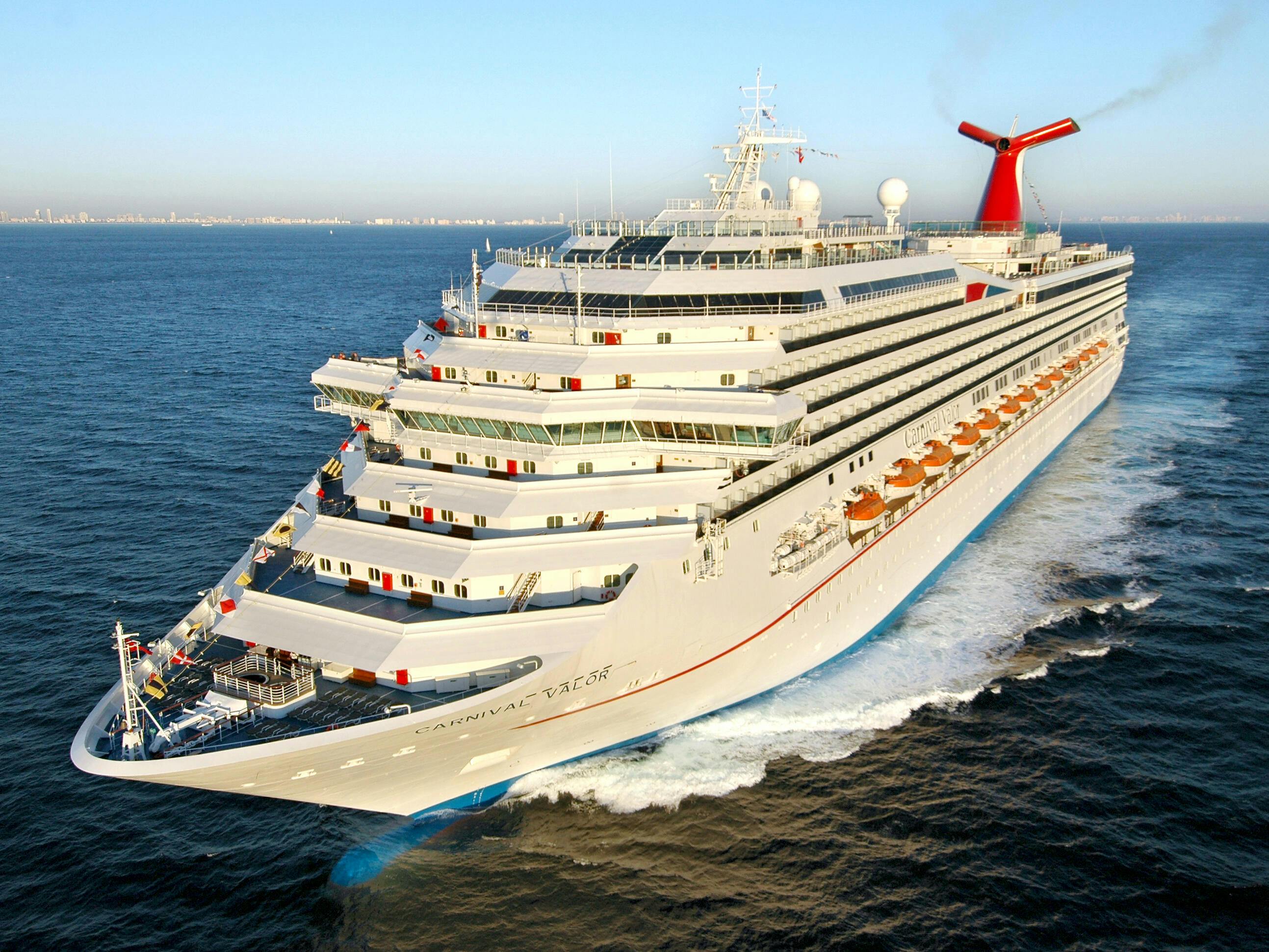 carnival valor formal night