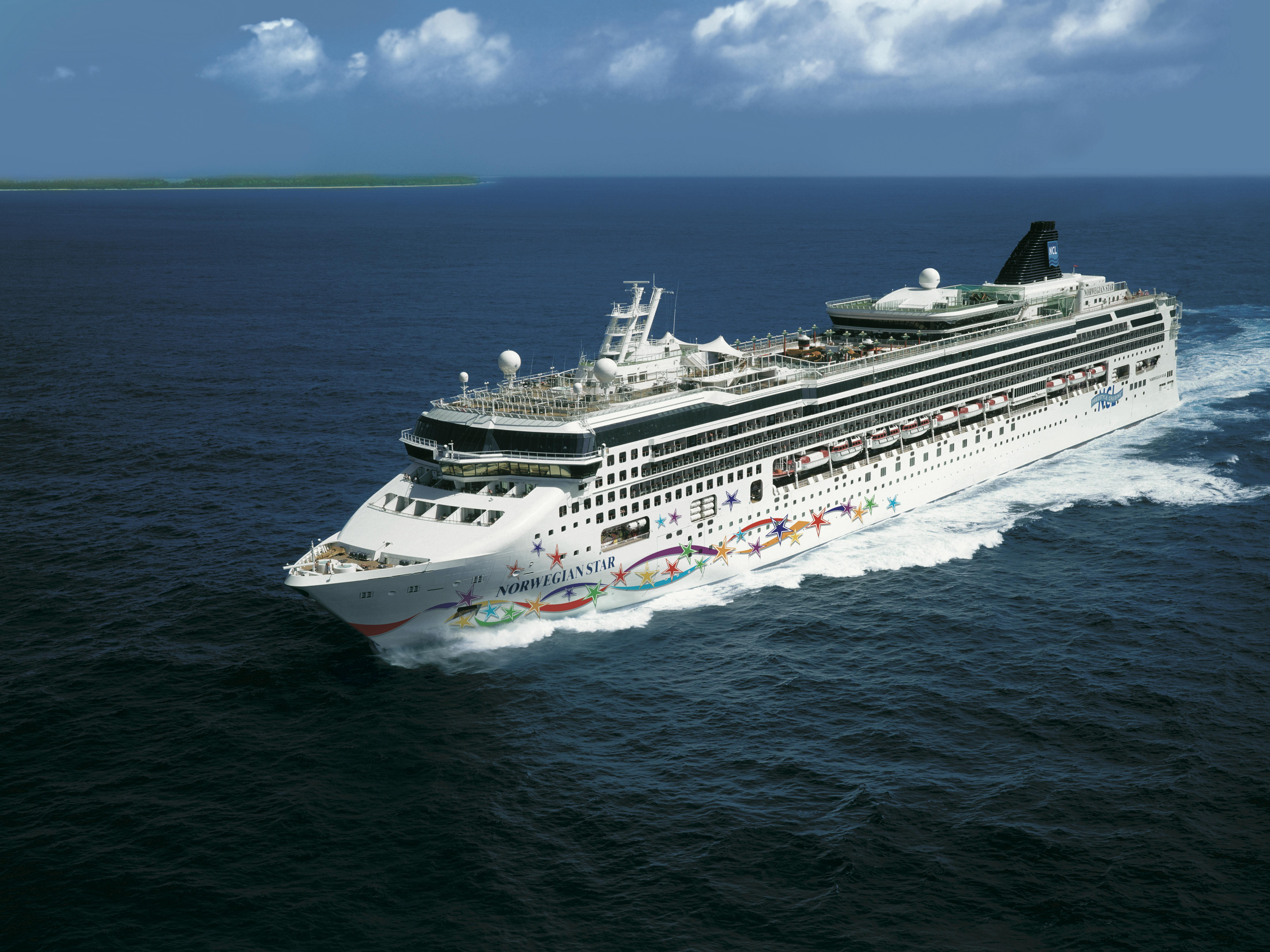 Norwegian Star Cruise Ship Review Photos & Departure Ports on