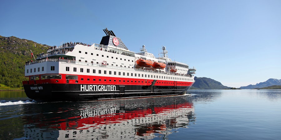 Hurtigruten Announces Return to Service for All Coastal Voyage Cruise Ships This Summer