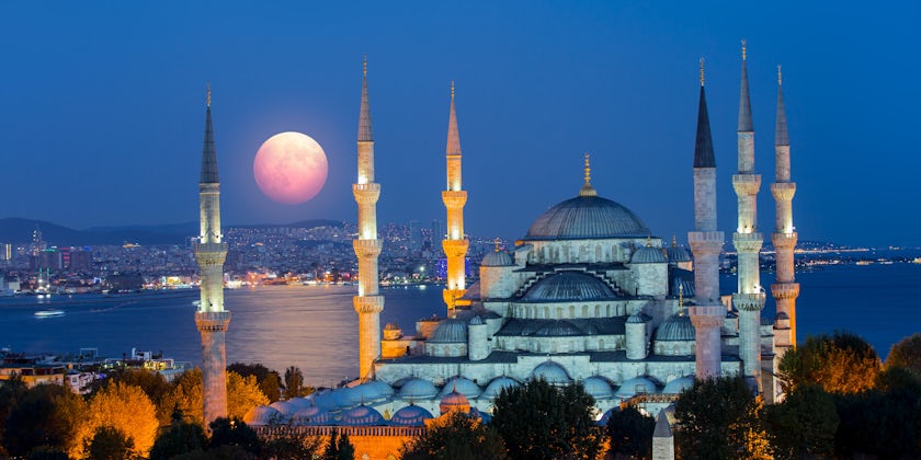 Istanbul (Photo:muratart/Shutterstock)