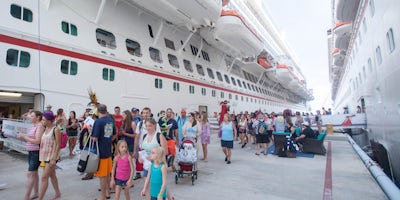What to Expect on a Cruise: Getting Off the Ship (Photo: Cruise Critic)