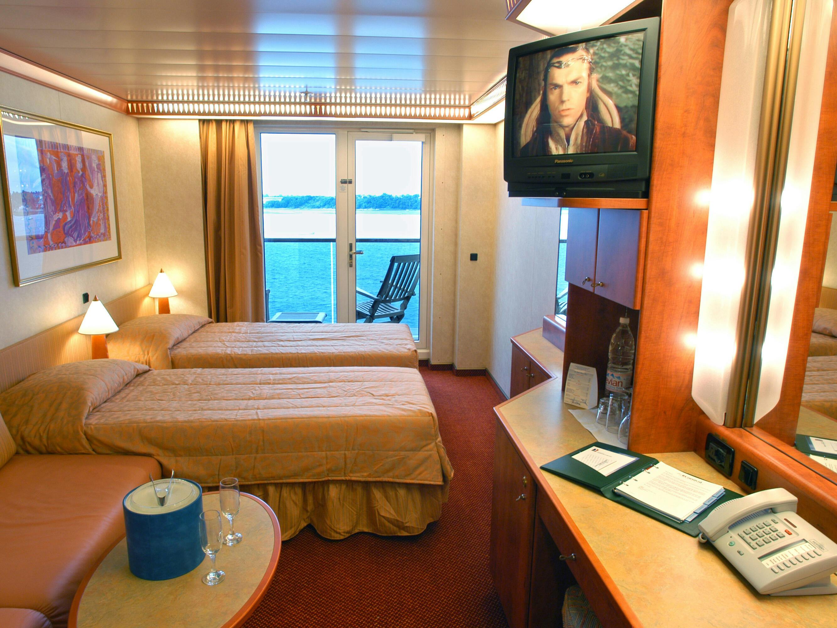 carnival legend cruise ship