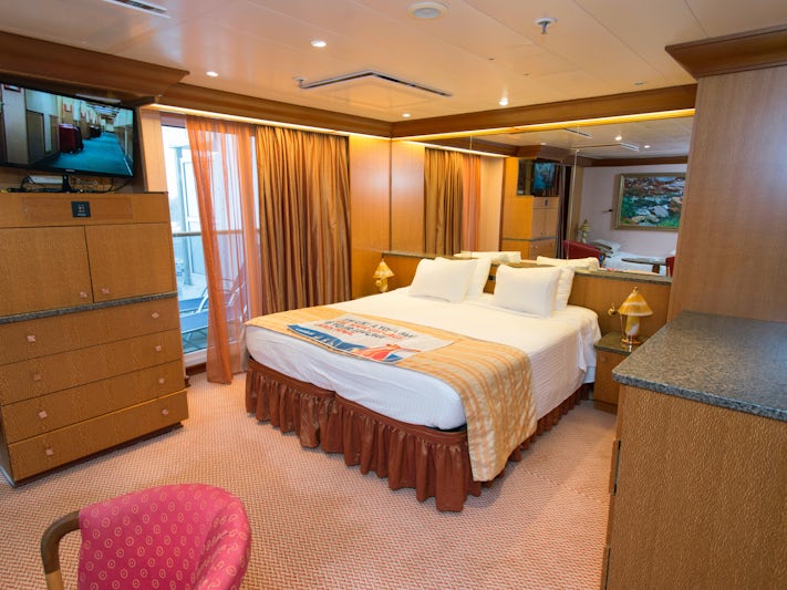 Carnival Pride Cruise Expert Review (2023)