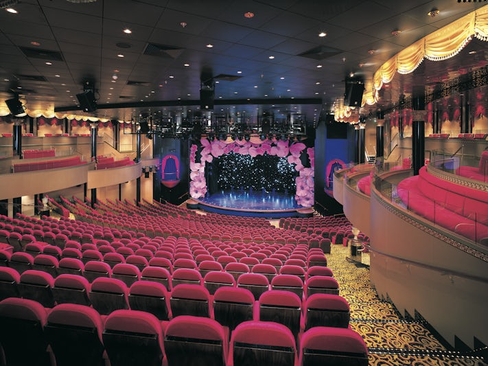 Norwegian Stars Theater (Photo: Norwegian Cruise Line) 