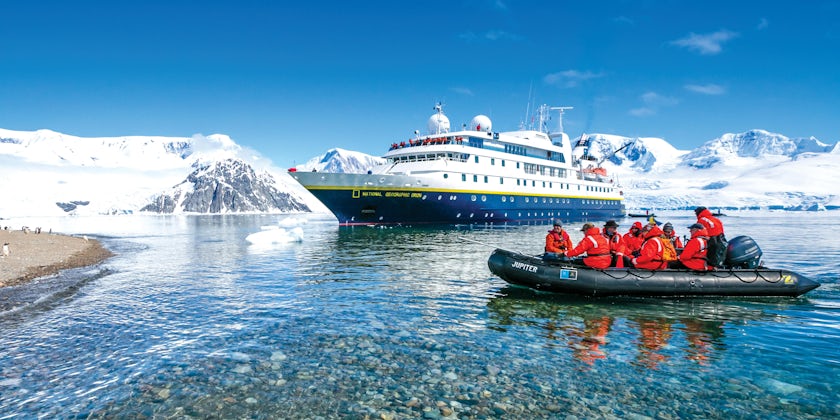 Best Antarctica Cruises (ID: 1327) (Photo: Lindblad Expeditions) 