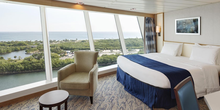 Forward-facing suite on Royal Caribbean (Photo: Royal Caribbean)