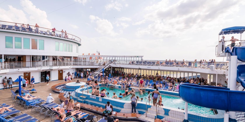 The Lido Pool on Carnival Paradise (Photo: Cruise Critic)