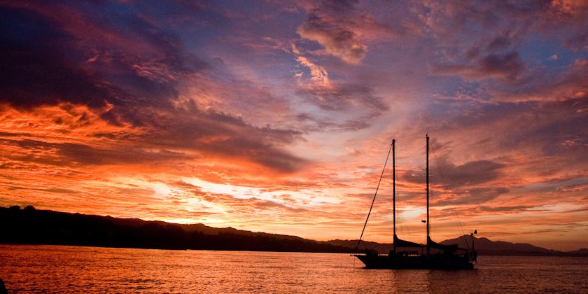 Solomon Islands at sunset (Photo: Marci Paravia/Shutterstock.com)